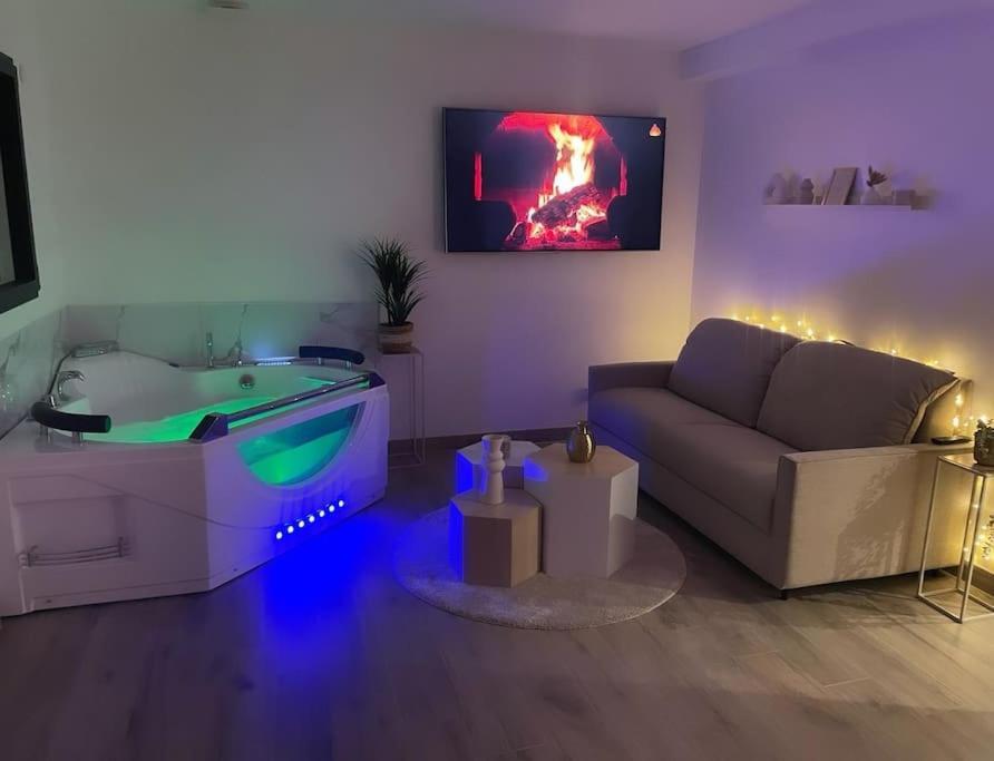 Love Room - Cocon Room - Toulon - Ollioules Dış mekan fotoğraf